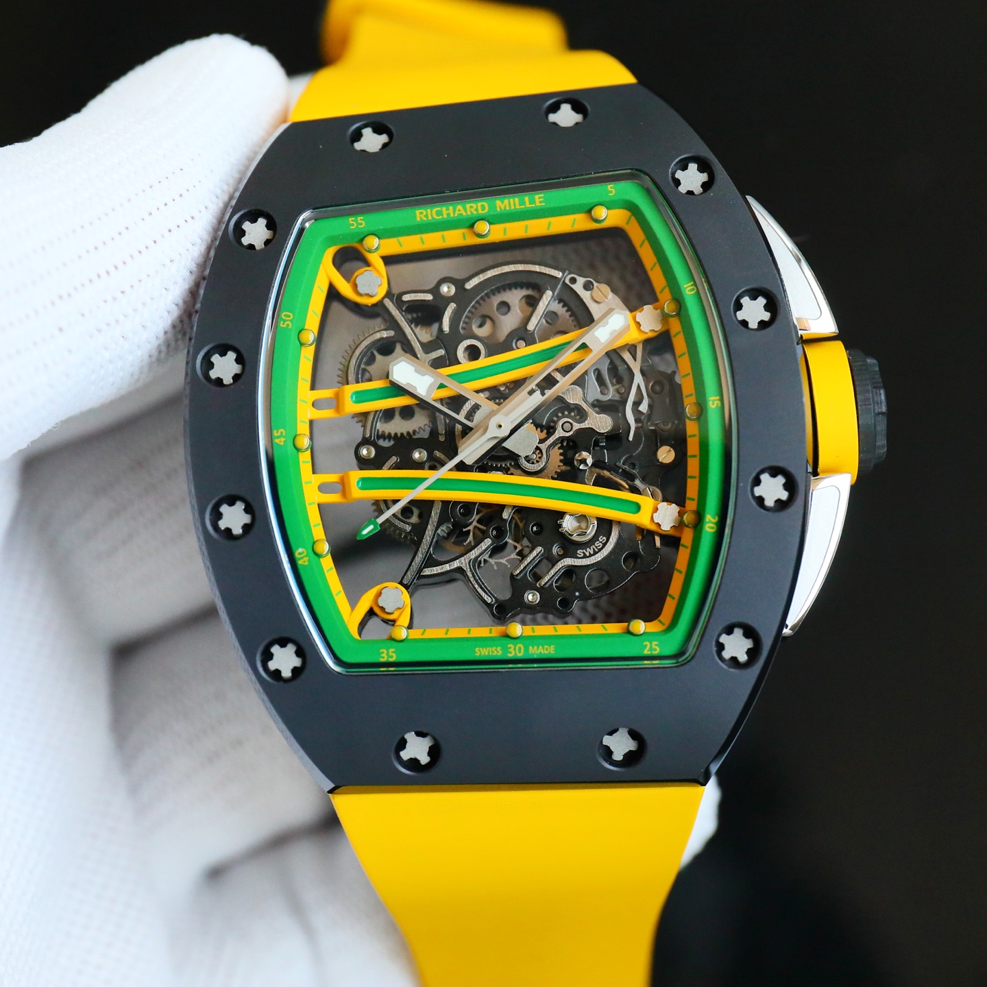 Richard Mille RM 61-01 Yohan Blake Replica Watch – Swiss Manual Winding, Yellow Strap, Ceramic & Carbon Barrel Case