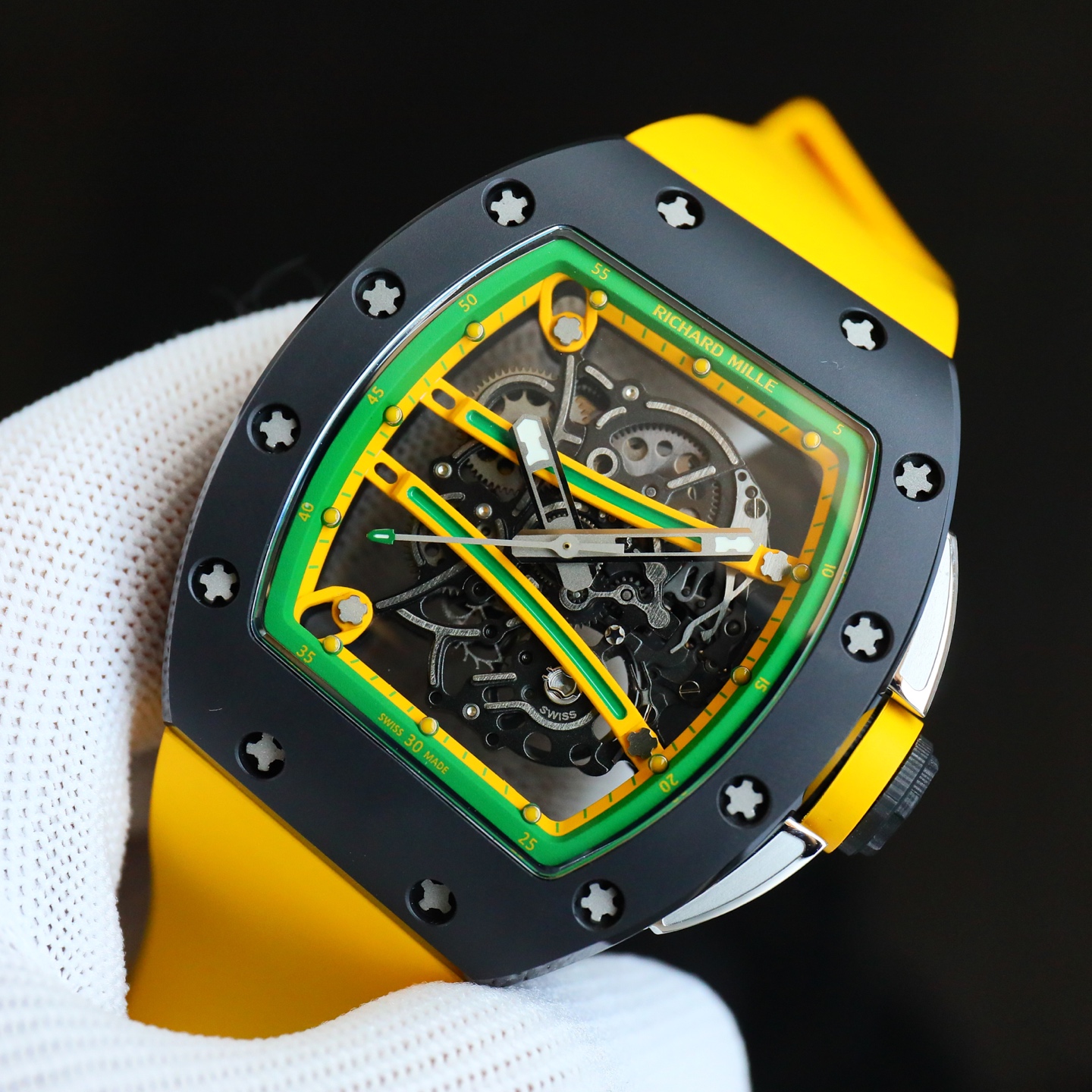 Richard Mille RM 61-01 Yohan Blake Replica Watch – Swiss Manual Winding, Yellow Strap, Ceramic & Carbon Barrel Case